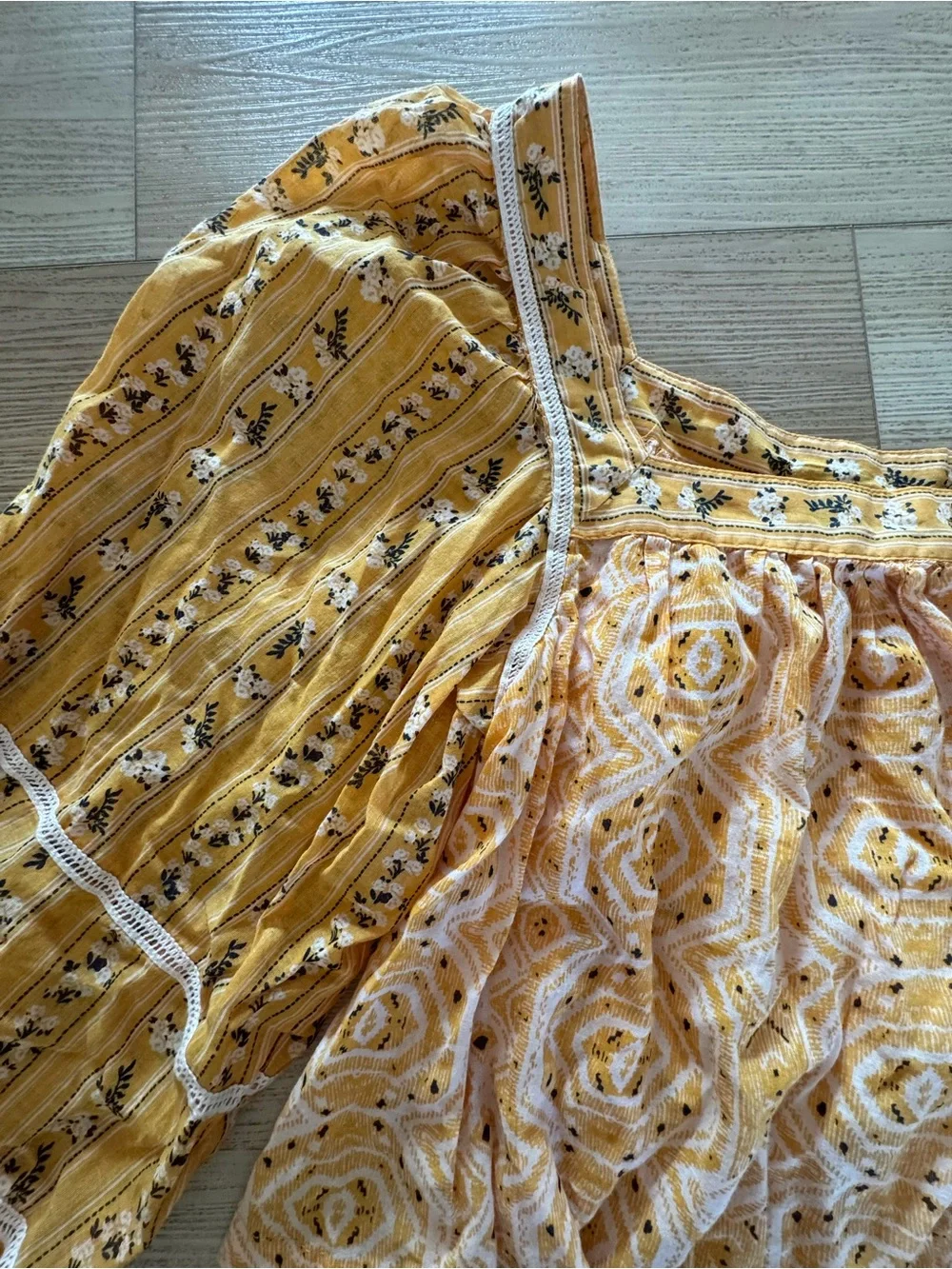 Free People Mostly Meadow Blouse Yellow Boho Peasant Top - Size XS Like New